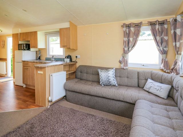 Caravan 2 at Blackmoor Farm near Tenby - 1193398 - photo 4