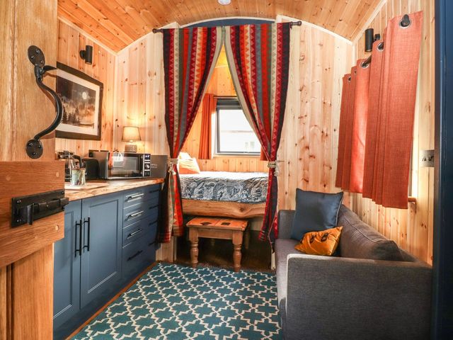 Dunfell Shepherd's Hut - 1194325 - photo 3