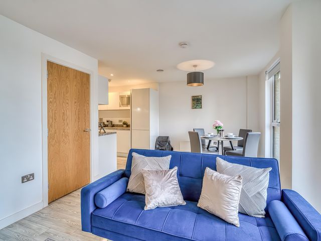 Apartment 422 - 1195783 - photo 5