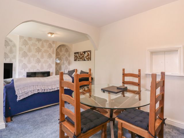 24 Cefn Court - 1196351 - photo 4