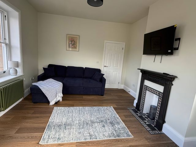 Holt Hall - First Floor Apartment - 1196388 - photo 4