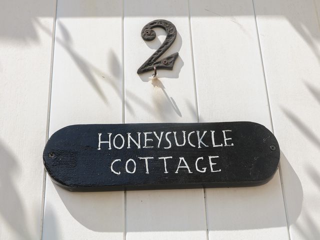 Honeysuckle Cottage - 1196491 - photo 3