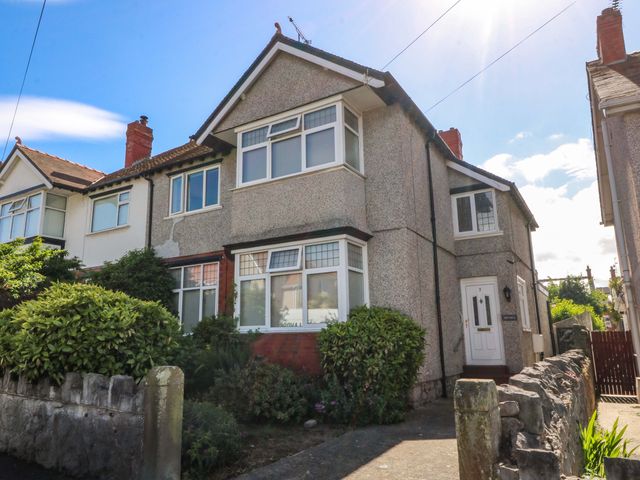 A house with windows and a door at Gwynfa in Old Colwyn
