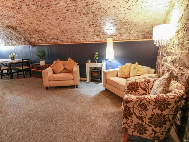 Gatehouse Studio Apartment - 1198180 - photo 5