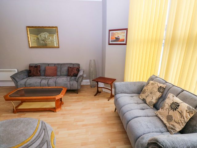1 Hilton Flats - 1198184 - photo 3