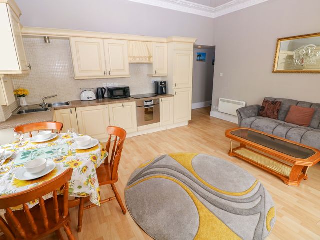 1 Hilton Flats - 1198184 - photo 5