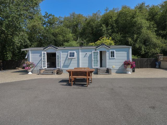 Meadows Farm Lodge - 1198971 - photo 2