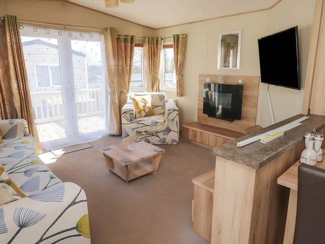 CaravanSleeps6-FreeParking-QuietRetreat-Nature - 1199071 - photo 2