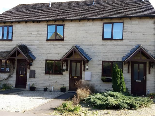 2 Bed House - Sleeps 6 - Pets - Garden - Parking - 1199090 - photo 1 