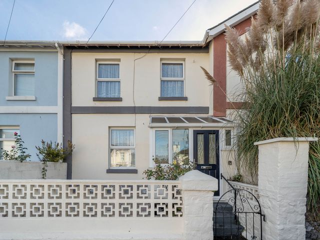 A house with a front garden at Torquay - House - Sleeps 6 - Pet Friendly, Torquay