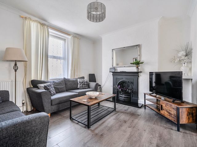Torquay - House - Sleeps 6 - Pet Friendly - 1199103 - photo 3