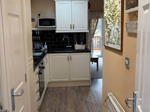 2 Bed Lodge-Sleeps 4-stunning views -Pet Friendly - 1199111 - photo 5