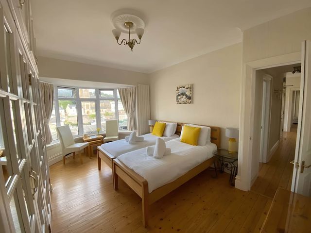 4 Bed House-Sleeps 8-Parking-Pets-MarinaSeaView - 1199125 - photo 5