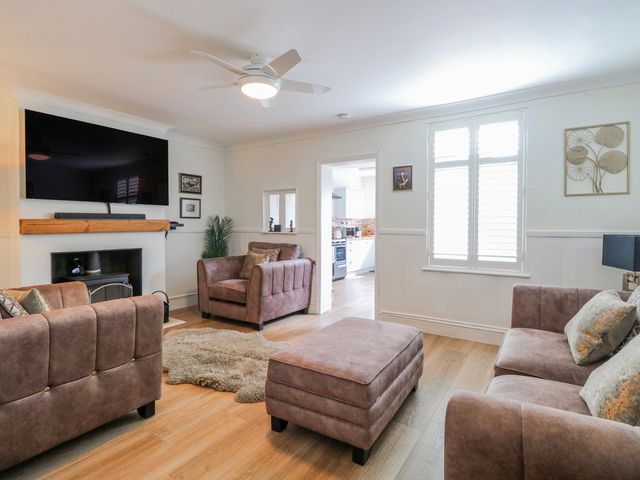 17 Woodside Avenue - 1199568 - photo 3