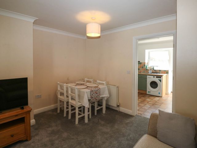 Flat 1 - 1200350 - photo 5