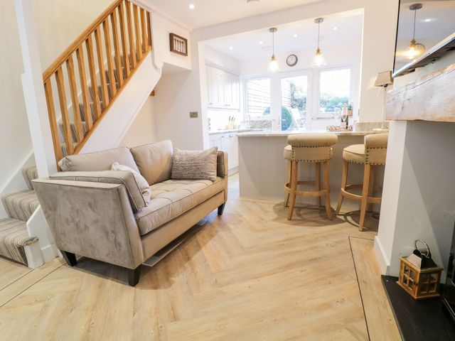 8 Crown Lane - 1200437 - photo 5