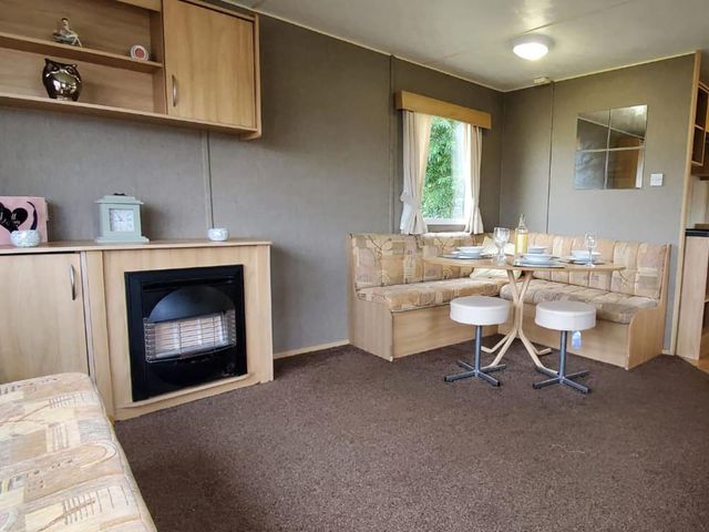 Seaside retreat near Prestatyn Beach and castle - 1200460 - photo 1 