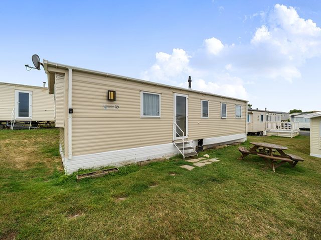Pet-friendly lodge near Fistral Beach - 1200464 - photo 2