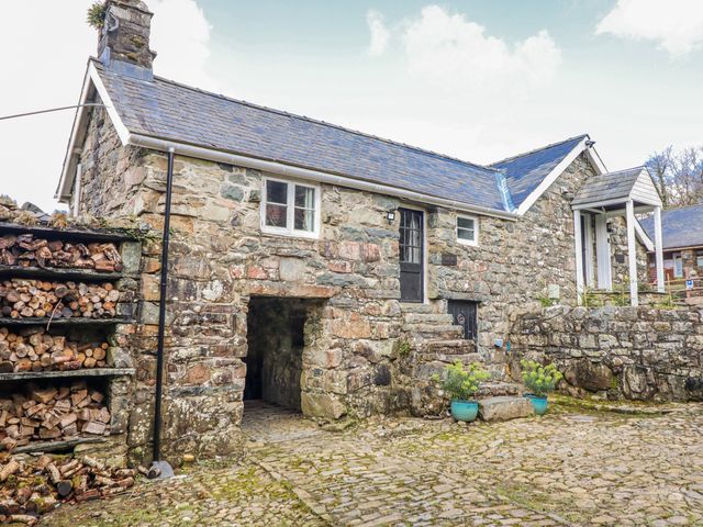 The Romantic Hideaway at Rhiw Goch Inn - 1200530 - photo 2
