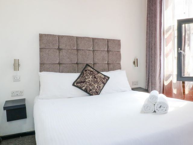 Apartment 310 - 1201247 - photo 2