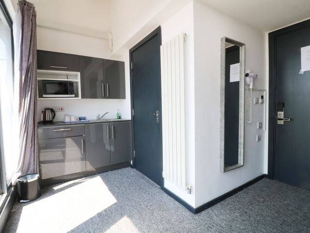 Apartment 610 - 1201251 - photo 3