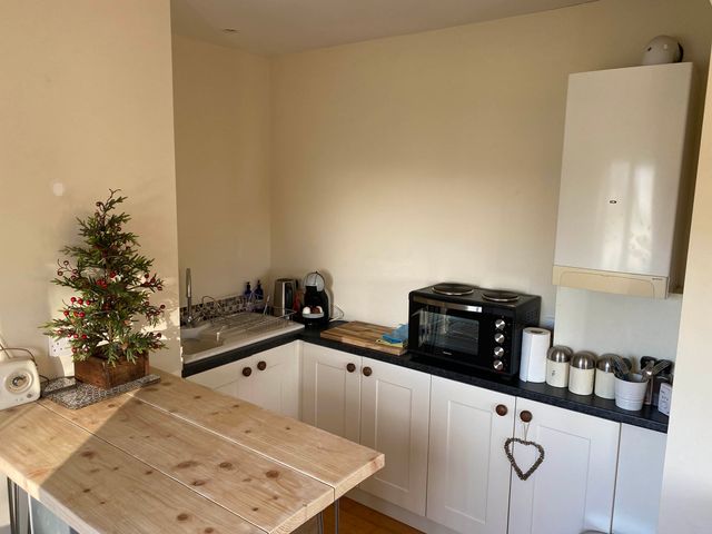 Cosy stable conversion between Sheffield & Leeds - 1201274 - photo 2