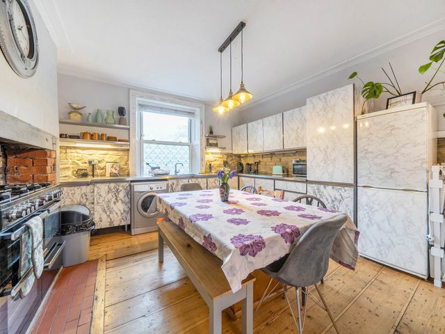 Hebden Bridge - House - Sleeps 8 - Pet Friendly - 1201277 - photo 3