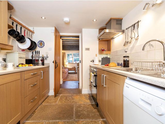 Ingleton 2-Bed Cottage, Sleeps 4, Pet Ok & Parking - 1201319 - photo 3