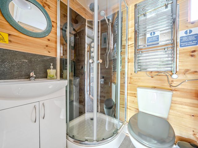 Peaceful Cabin in Skegby -Sleeps2- Fire Pit - 1201343 - photo 5