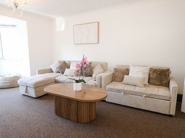 4 Atlantic Close - 1201887 - photo 5