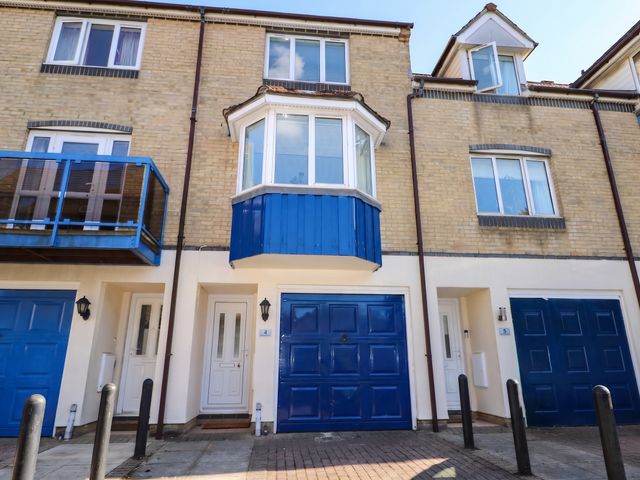 4 Atlantic Close - 1201887 - photo 2