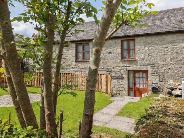 An outdoor view of Honeysuckle Cottage in Newquay