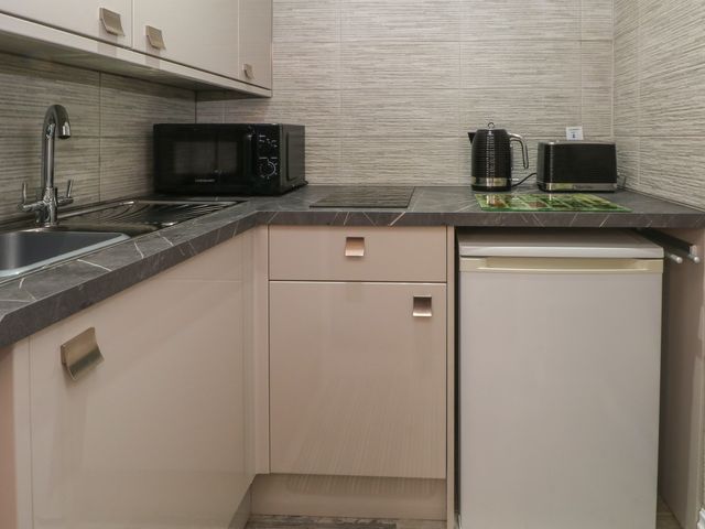 Apartment 4 - 1202272 - photo 5