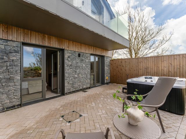 Hidden 1- Clifftop House Hot Tub - 1202279 - photo 4