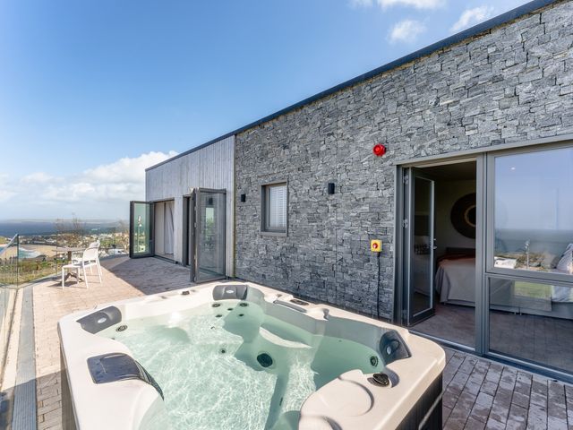 Hidden 18- St Ives Bay Suite Hot Tub - 1202293 - photo 3