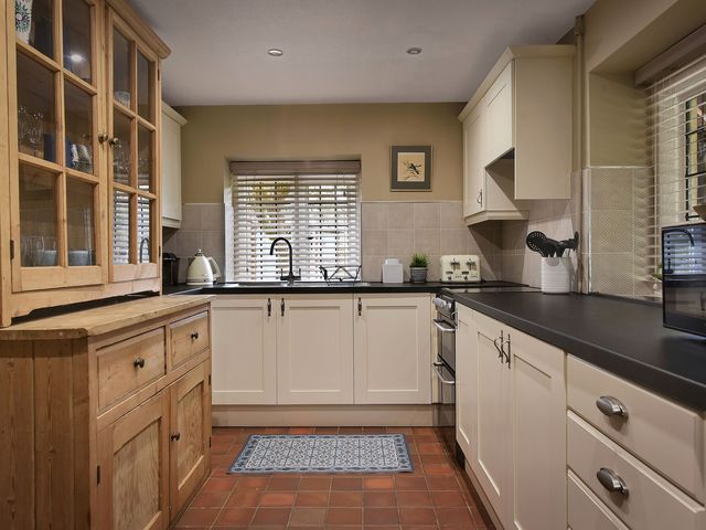 Home Farm Cottage - 1202541 - photo 5