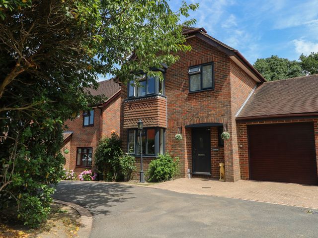 A house with a garage and garden at Taliesin in Hailsham