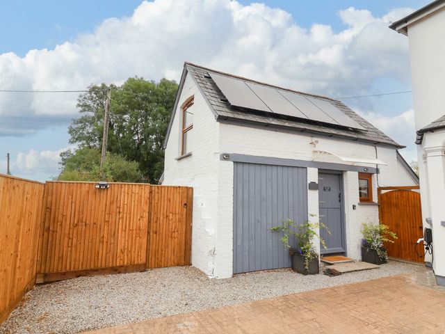Coach House - 1203650 - photo 1 