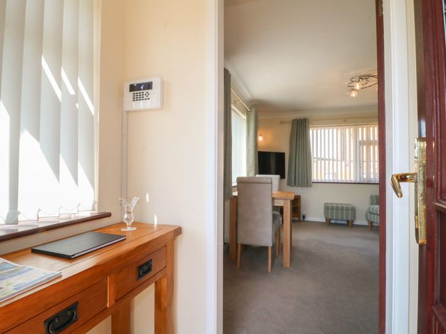 27A Wolds Drive - 1203783 - photo 3
