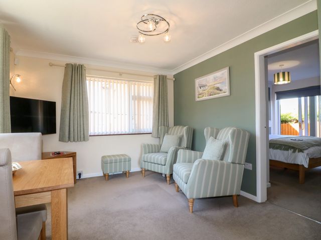 27A Wolds Drive - 1203783 - photo 4