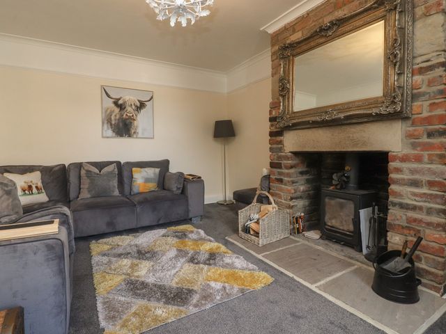 10 Oak Street - 1204113 - photo 3