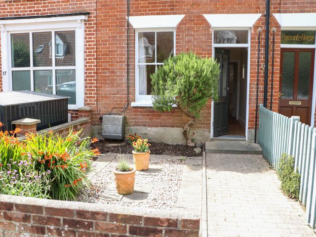 19 Covert Road - 1204240 - photo 2