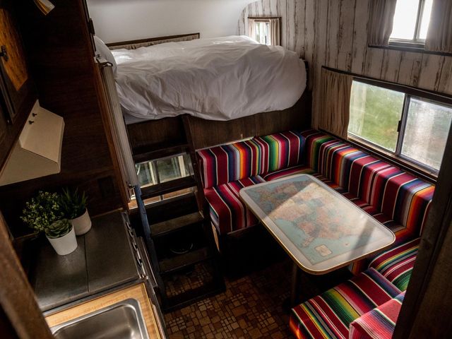 1 Bed Vehicle Luxury Camper -Hot Tub, Pets - 1204711 - photo 2
