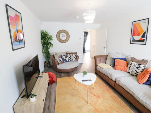 5 Warrington Lane - 1204828 - photo 4