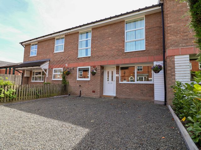 A house with windows and a door at 2 Rookery Close Nantwich