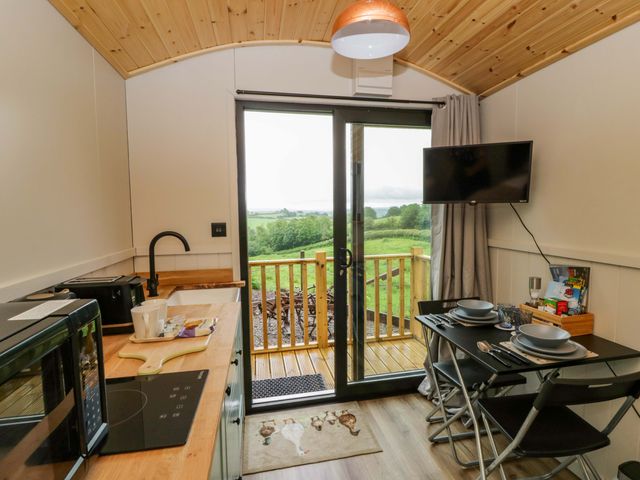 The Hut - 1205149 - photo 3
