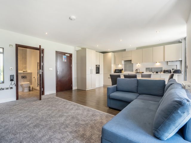Cotswolds Apartment 2 Sleeps 4 - 1205315 - photo 3