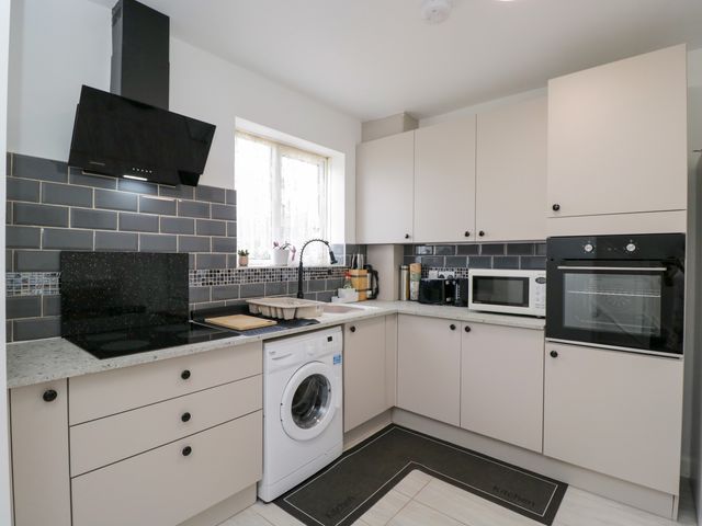 167 Leybourne Avenue - 1205318 - photo 5
