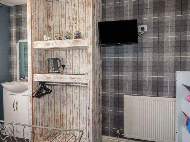 Shoreline Apartment No.8 - 1205725 - photo 4