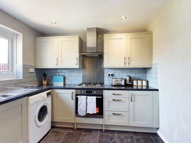 Tranquil Telford Retreat - 3 Bedroom House - 1205738 - photo 3
